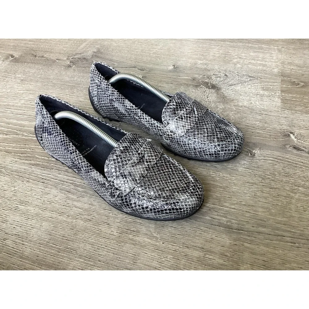Rockport Slip On Loafers Womens Size 7.5 M Snakeskin Gray Shoes K58563